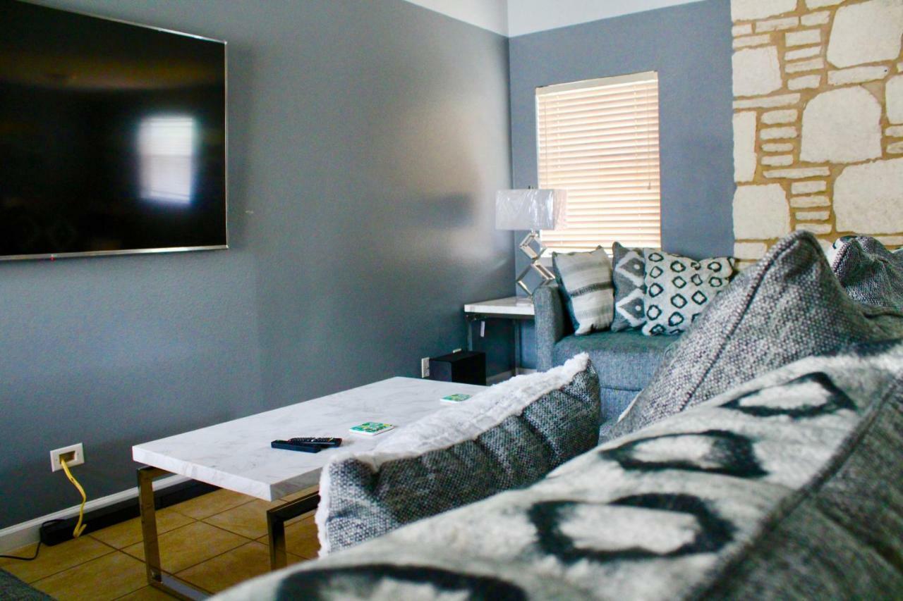 Сasa de vacaciones Gated Subdivision Contemporary Yet Cozy Fun